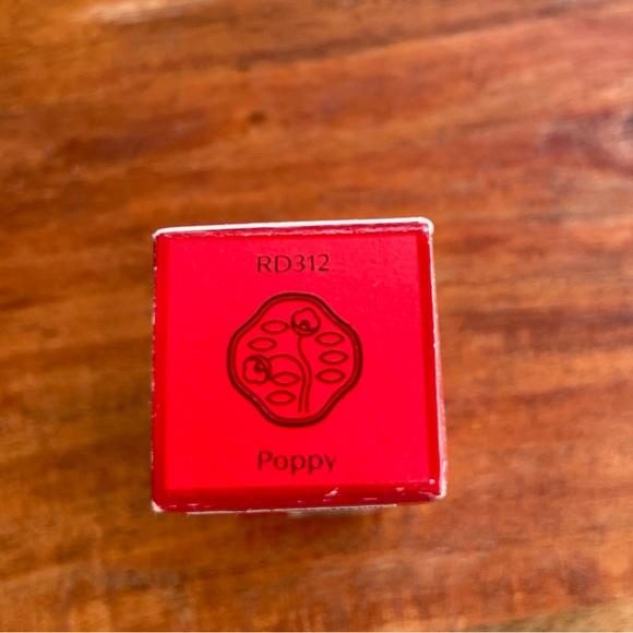 Shiseido | Poppy Red Lipstick | Discontinued Color! - NIB - Picture 6 of 7